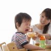 Trẻ biếng ăn trong khi ốm và sau khi ốm – mẹ cần làm gì