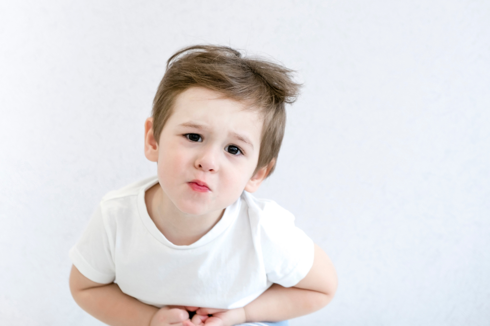 Làm sao để cha mẹ nhận biết bé 2 tuổi bị táo bón?